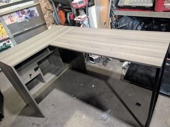 Corner desk