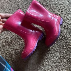 $8 Rain Boots Size Toddler 5-6