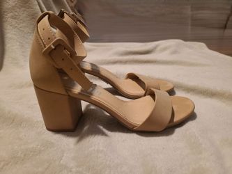Womens heels colored tan