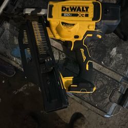 Dewalt 20 V Xr  21 Round Head Nailer