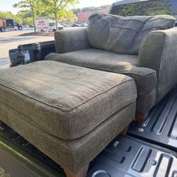 Oversize couch with leg rest