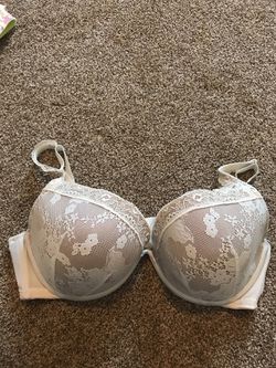 Lane Bryant Cacique 42D Bra for Sale in Yelm, WA - OfferUp