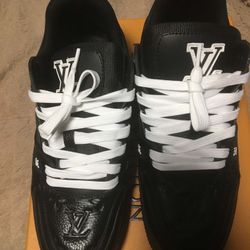 Louis Vuitton Size 9 