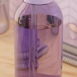 Zak Designs 64 oz. Plastic Water Bottle - Purple -NEW