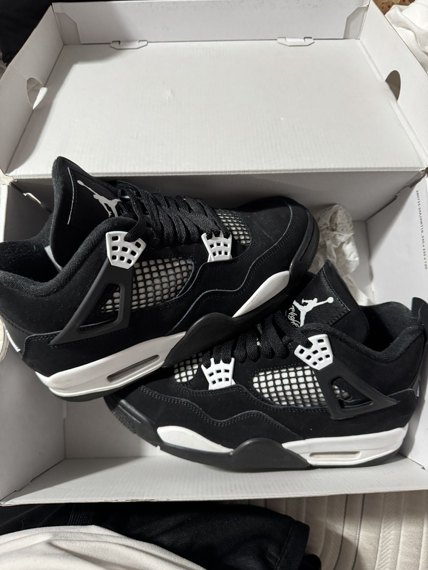 Jordan 4 White Thunder