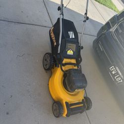 DEWALT 20V MAX 21 in. Battery Powered Lawn Mower
