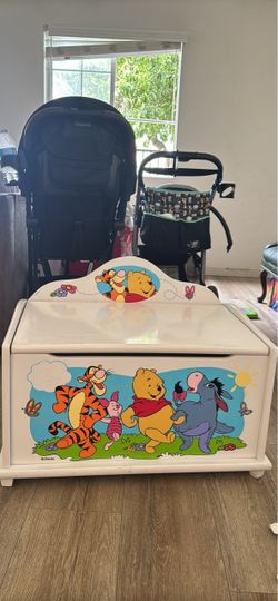 2000s Winnie the Pooh and Friends  Wooden Toy Box