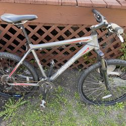 Scott Aspect Mountain Bike – Hydraulic Disc Brakes – Shimano Components