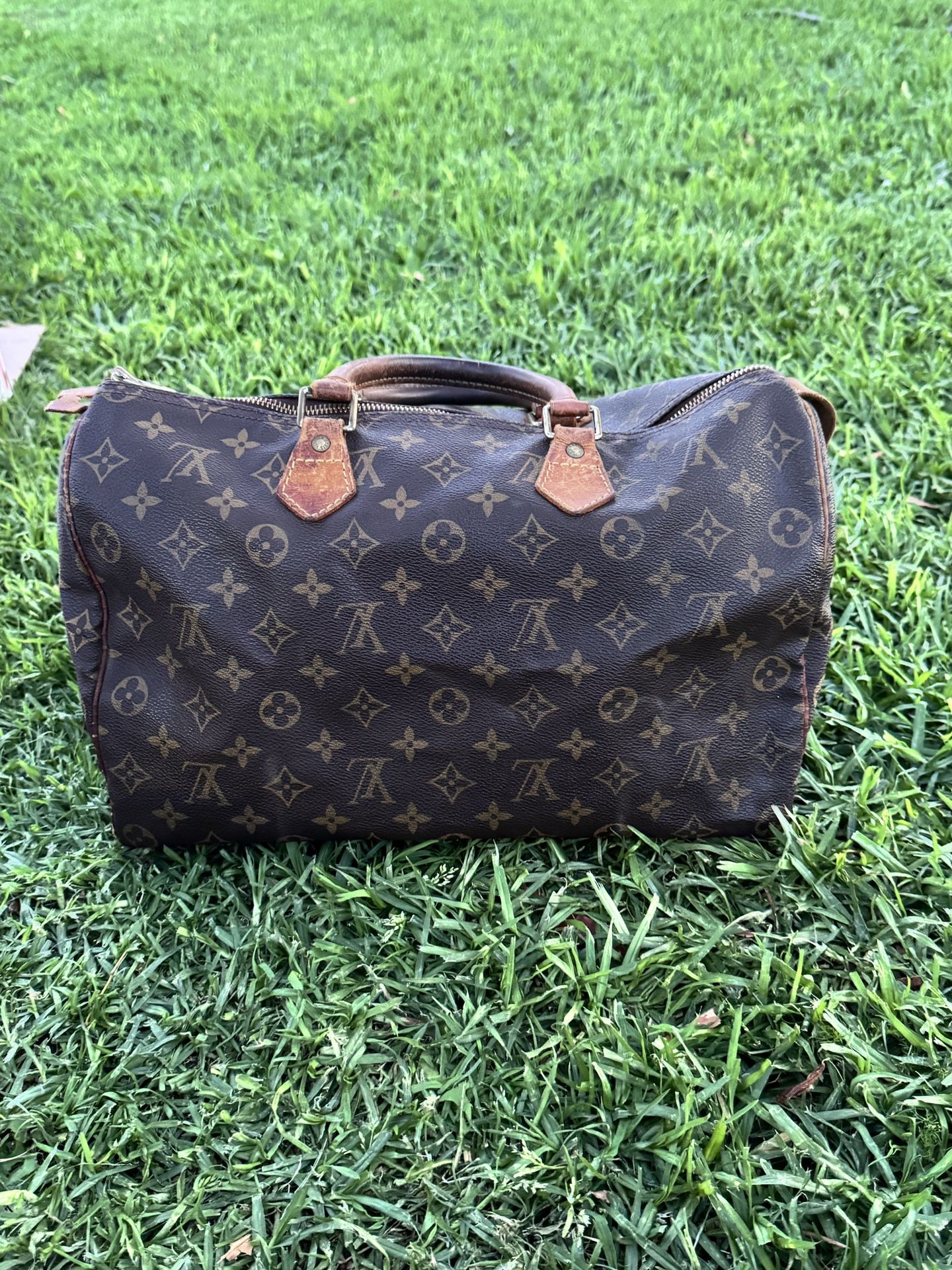 LV Hand Bag 35