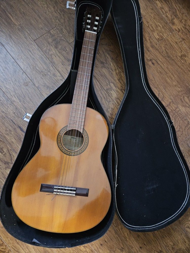Yamaha G-230