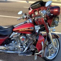 2005 Harley Davidson FLHTCSE2 Electra Screaming Eagle CVO