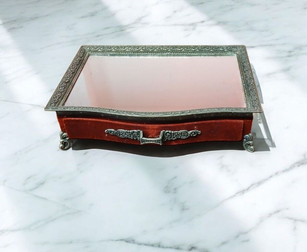 Vintage Jewelry Box With Mirror 