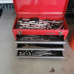 Craftsman 3-Drawer Portable Metal Tool Chest With Tools. 
