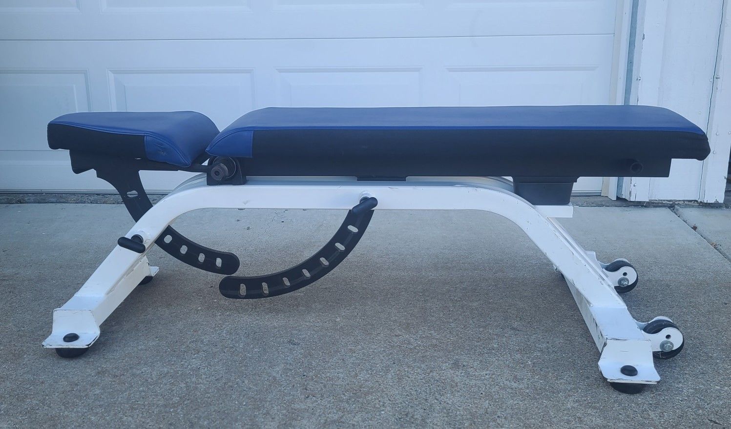 Nebula 1080 Commerical adjustable weight bench