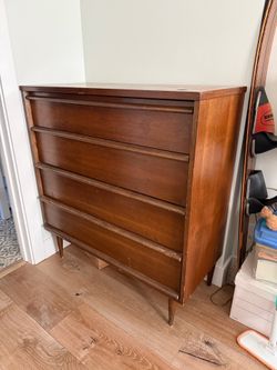 Vintage Walnut Bassett 4 Drawer Dresser