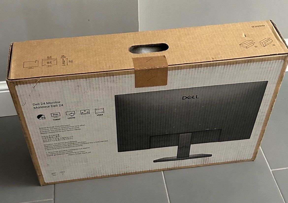 New in the box - Dell 24 Monitor - SE2425HM
