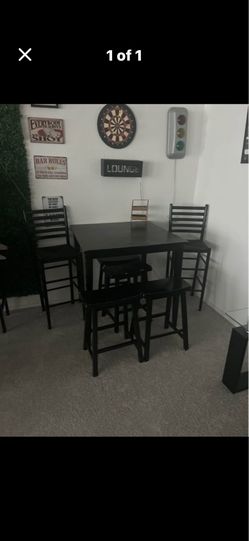 Pub table 4 short stools