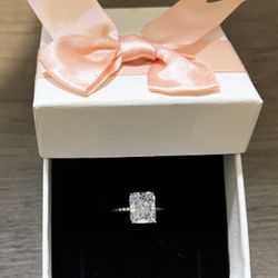 Beautiful High Quality Ring - size NINE