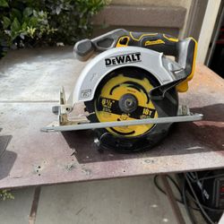 20V Max Cordless Brushless Side Winder Style Circular Saw