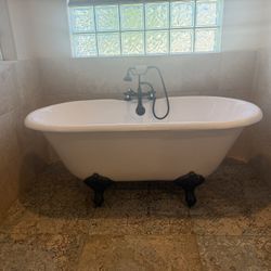 Nice Clawfoot tub