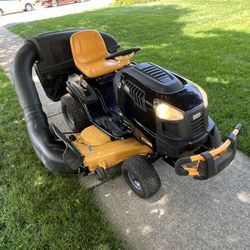 Riding Lawn Mower With Bagger System 