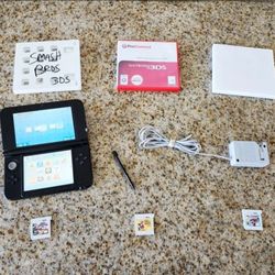 Like NEW Nintendo 3DS XL Set with Charger & 3 Games
