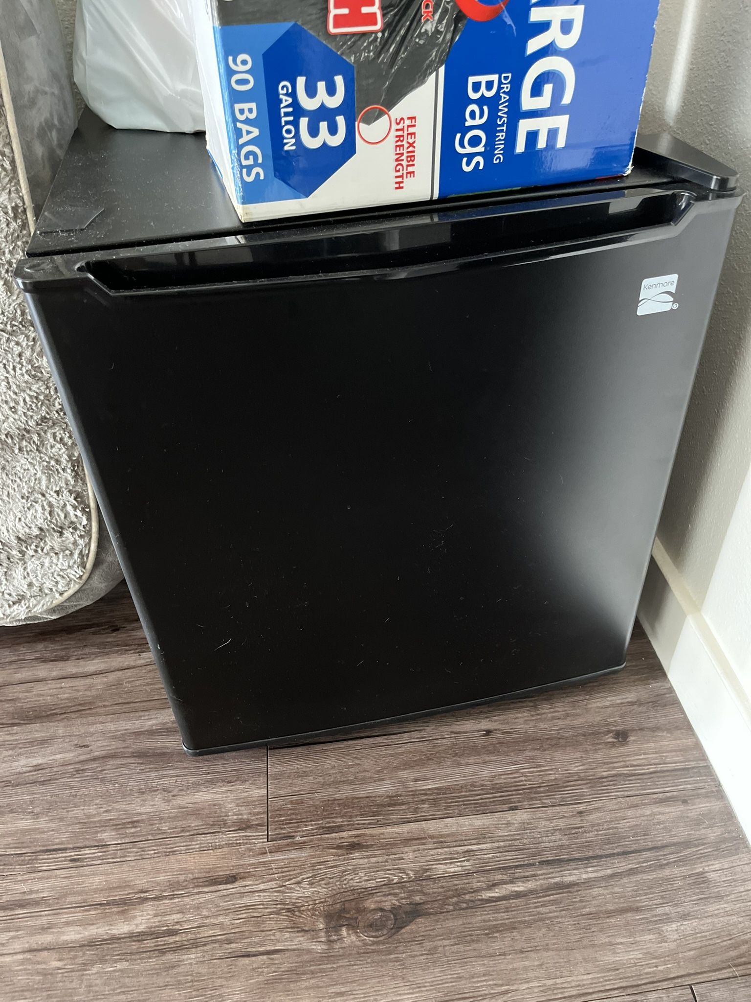 Mini Fridge 