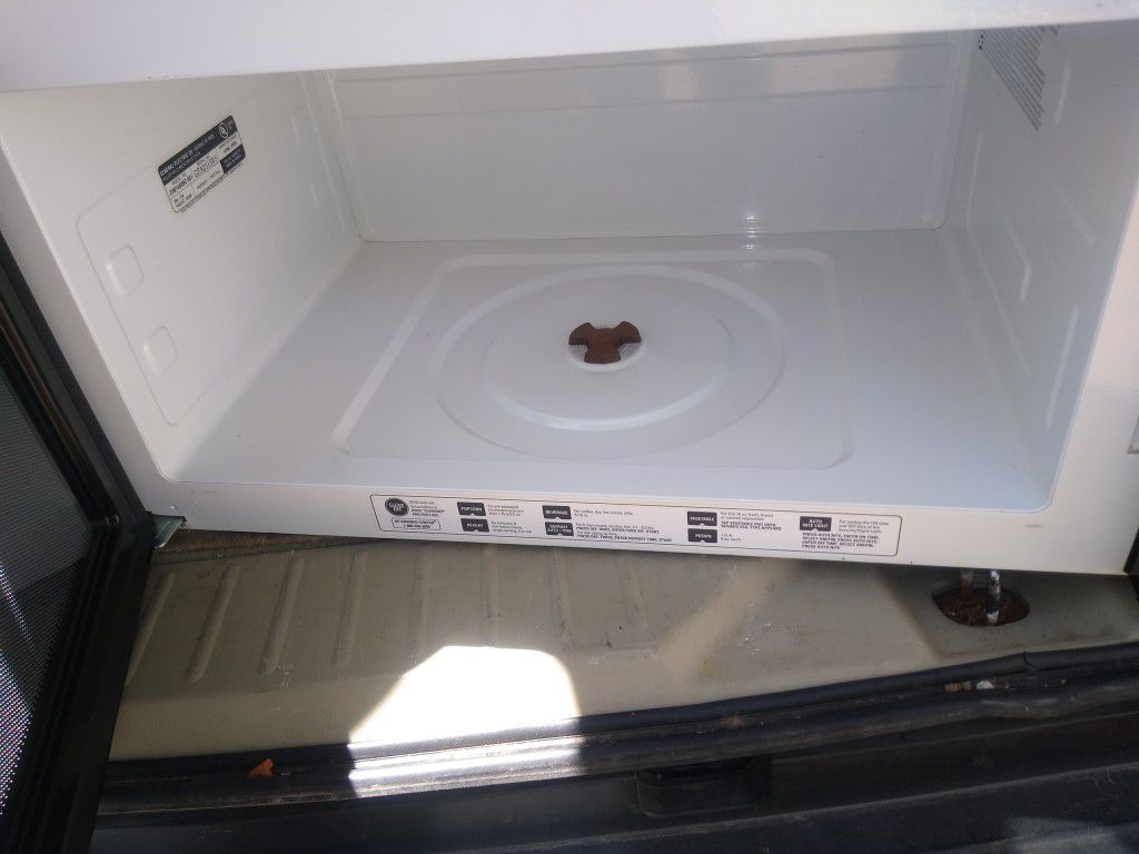 Over the range microwave in Columbia 50.00