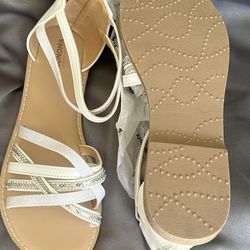 Girls White Sandal Size 6
