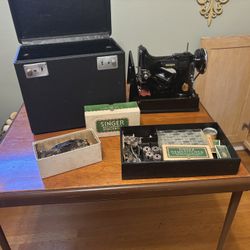 Singer 1950’s Sewing Machine With Table And Button Attachment 