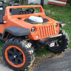 12 Volt Kids HUGE JEEP HURRICANE with NEW Battery And Charger