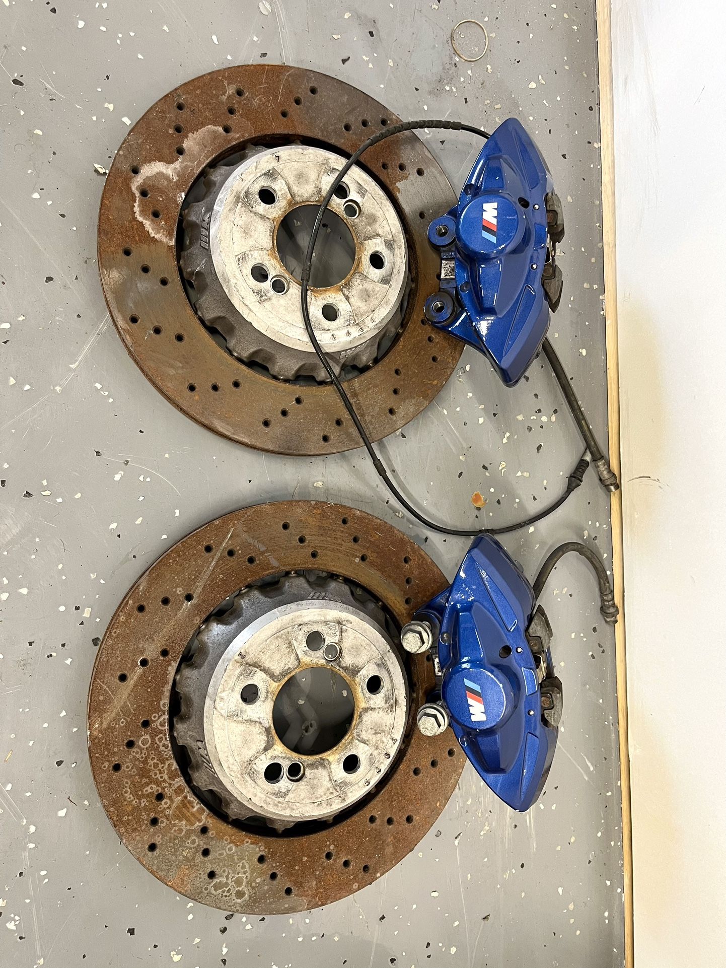 REAR BLUE BREMBO BRAKE CALIPER + CROSSED-DRILLED ROTORS SET OEM
