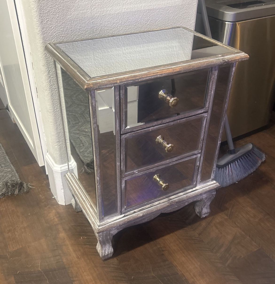 3 Drawer Mirrored Nightstand Table