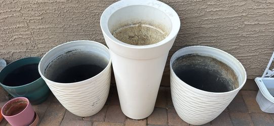 Gardening pots