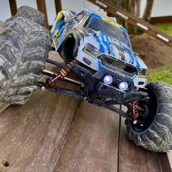 Brand New Extremely Big 1:10 Scale LAEGENDARY Monster Truck Goes Very Fast