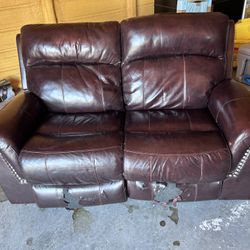 Power Reclining Loveseat 