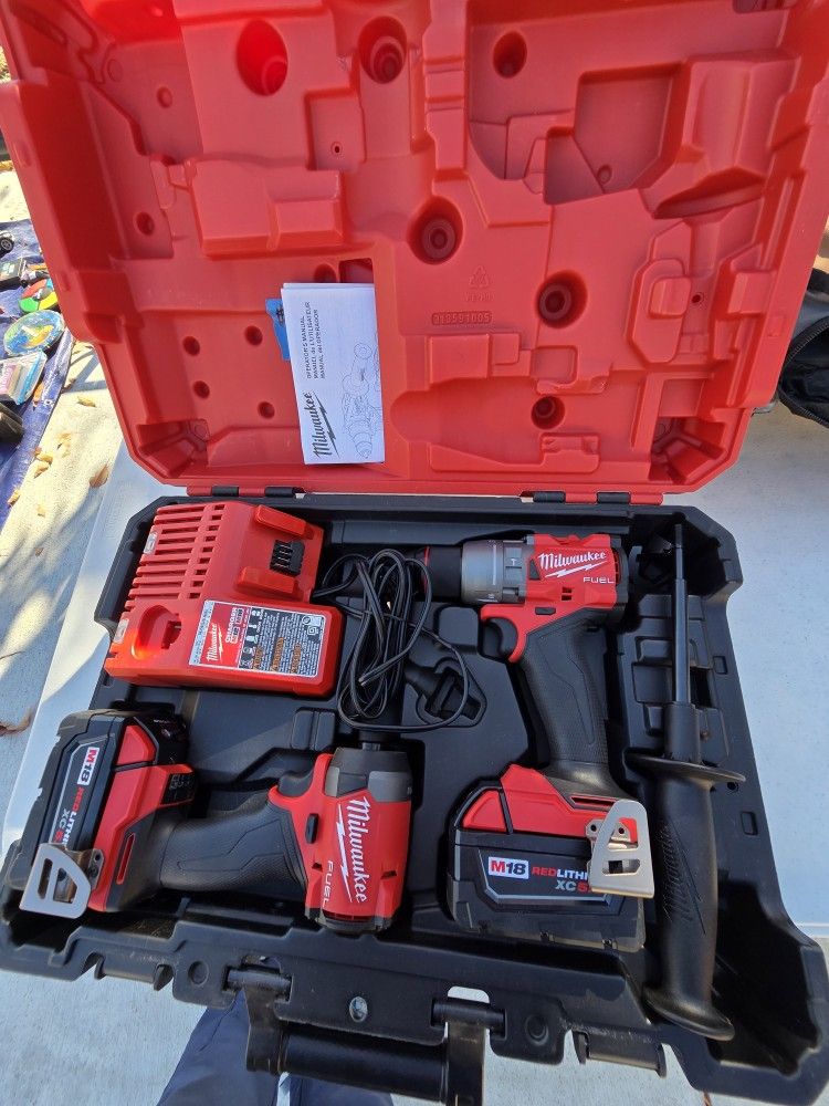 Milwaukee Drill Set