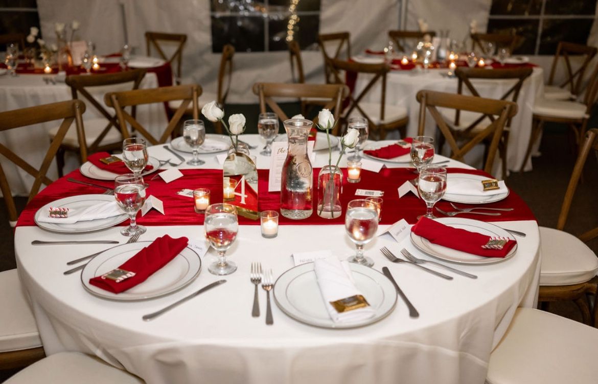 Red velvet table runners (25 Available)