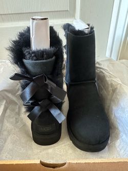 Womans 8 Ugg Bailey bow II Boots
