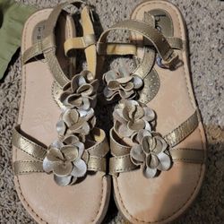 Women's Born Concept  BOC Gold Leather Sandals...size  8