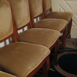 Beautiful Table 100% Wood