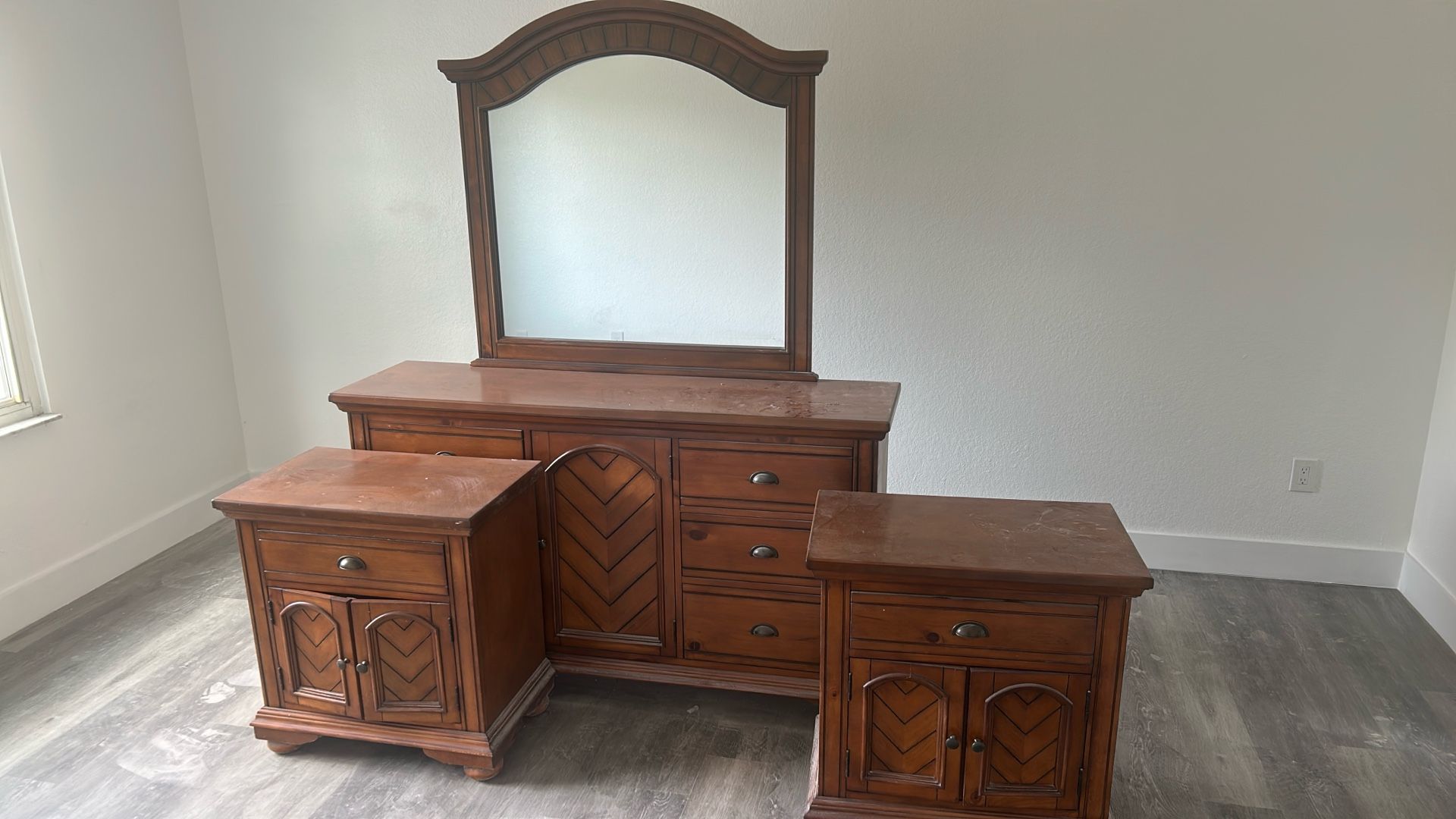 Master Bed Room Dresser