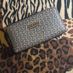Guess Wallet 