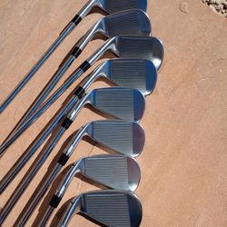 TaylorMade Stealth Irons Set 