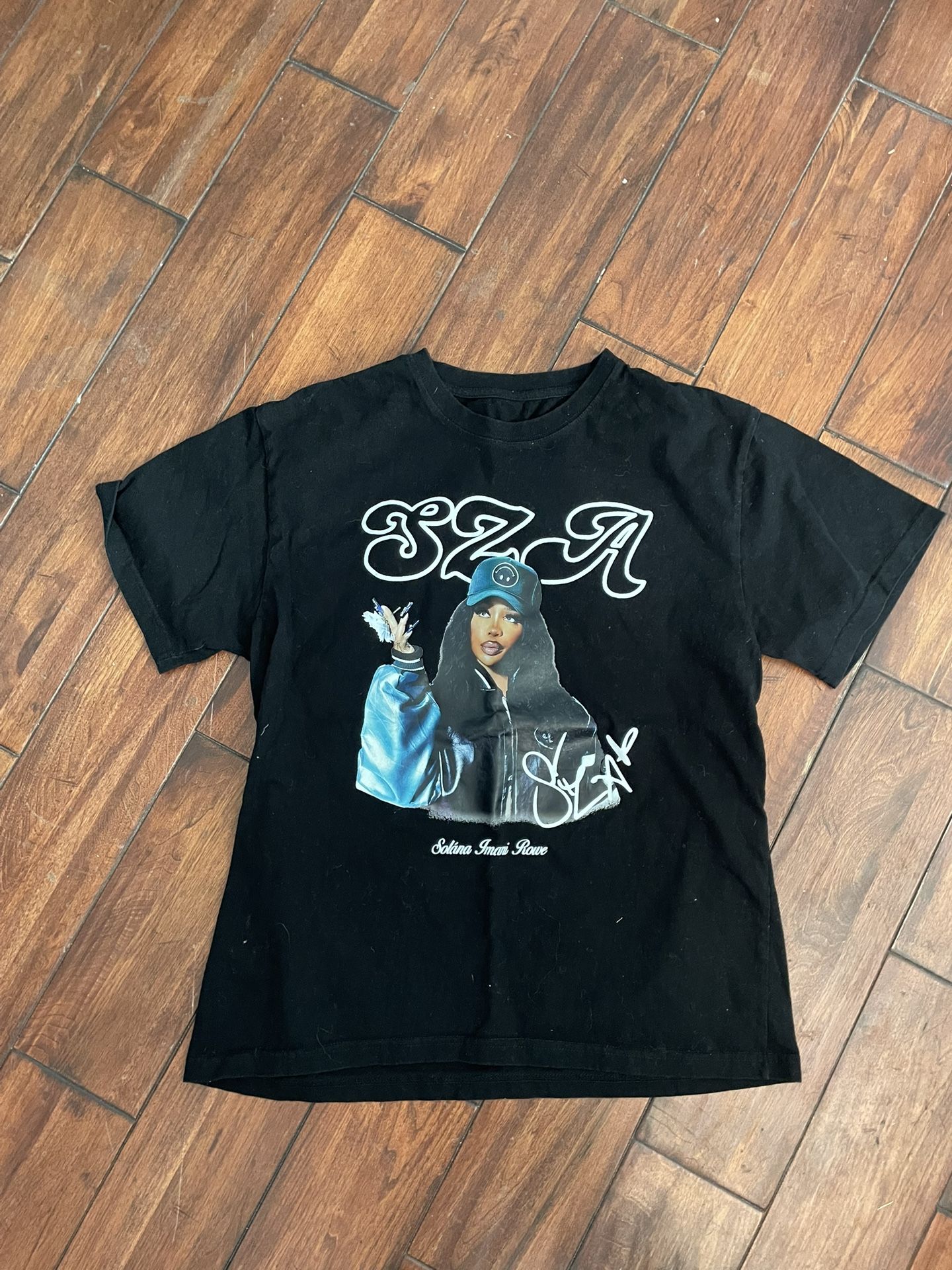 SZA Shirt Size Medium