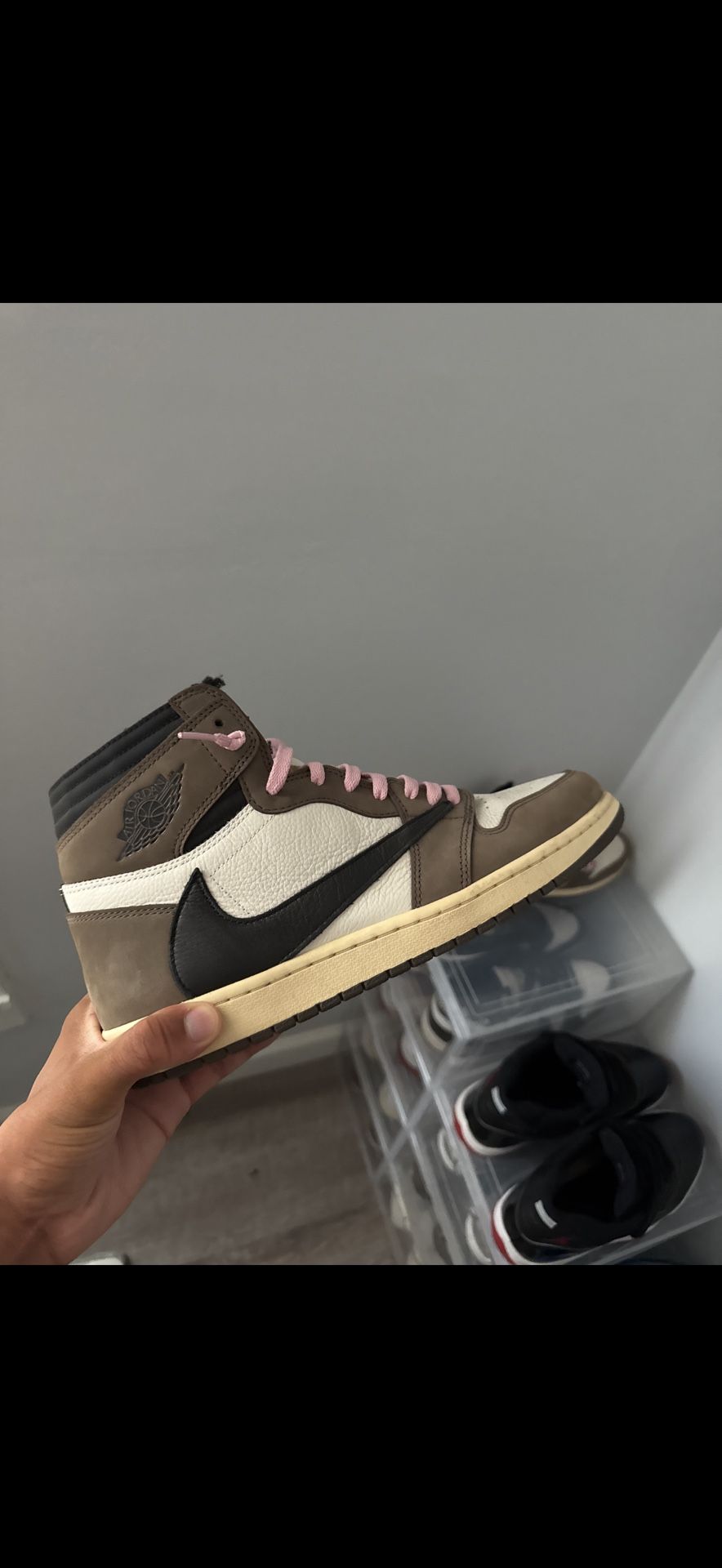 Jordan 1 Travis Scott Mocha