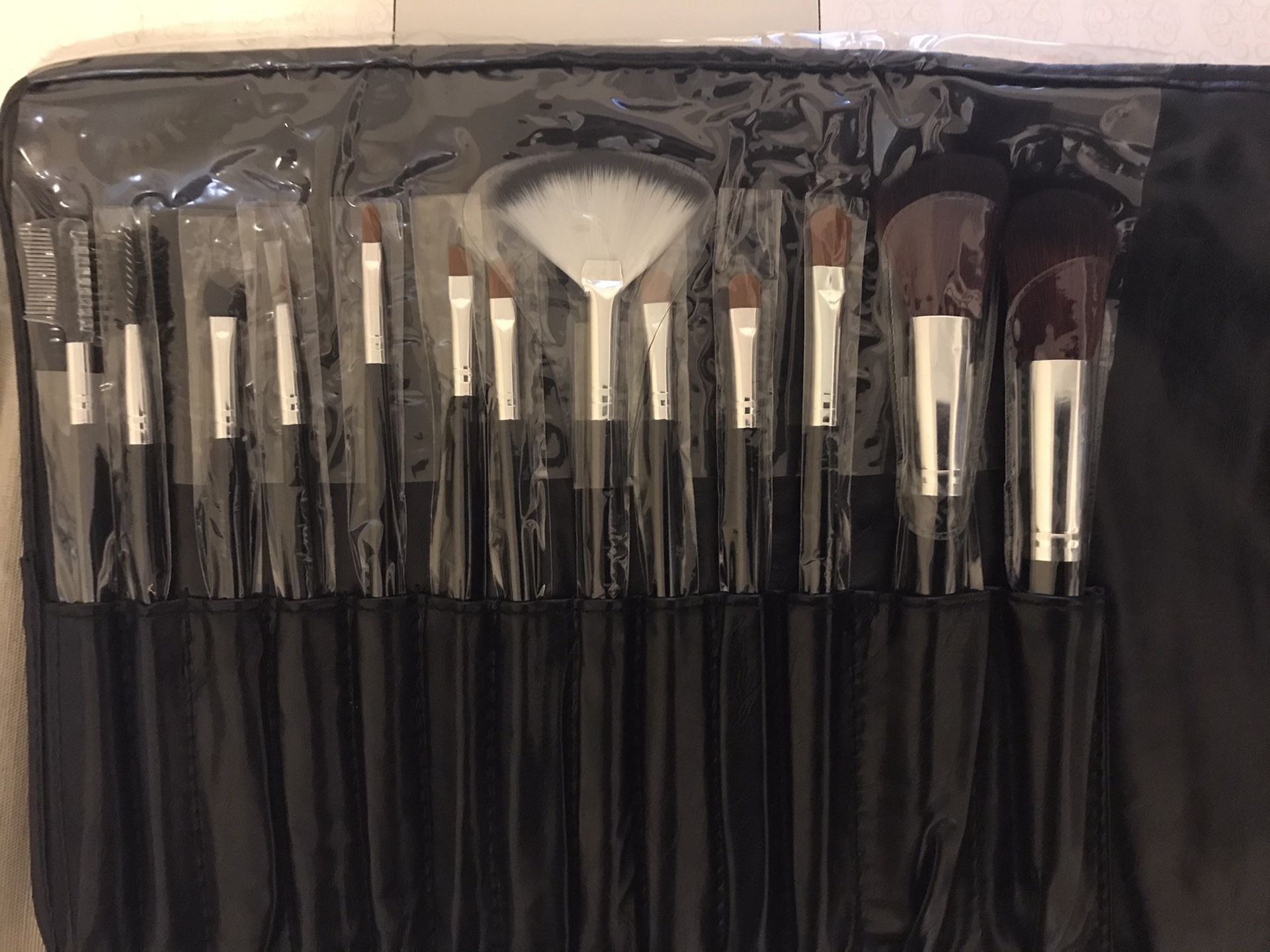 13 Piece Kabuki Cosmetic Brush Set