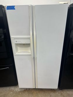 GE Profile Side By Side Refrigerator W Ice & Water