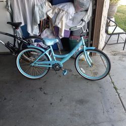 Young Women's 24inch ,Kent Beach cruiser, LA Jolla