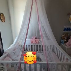White Baby Crib With Mattress 
